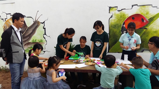 Kids join a painting experience at the Son Tra Nature Reserve’s Nature Education and Experience Centre in Da Nang.