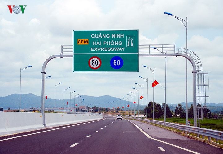 Dự án cao tốc Hạ Long - Hải Phòng và cầu Bạch Đằng kết nối Quảng Ninh – Hải Phòng – Hà Nội được thông xe chính thức vào ngày 1/9/2018.