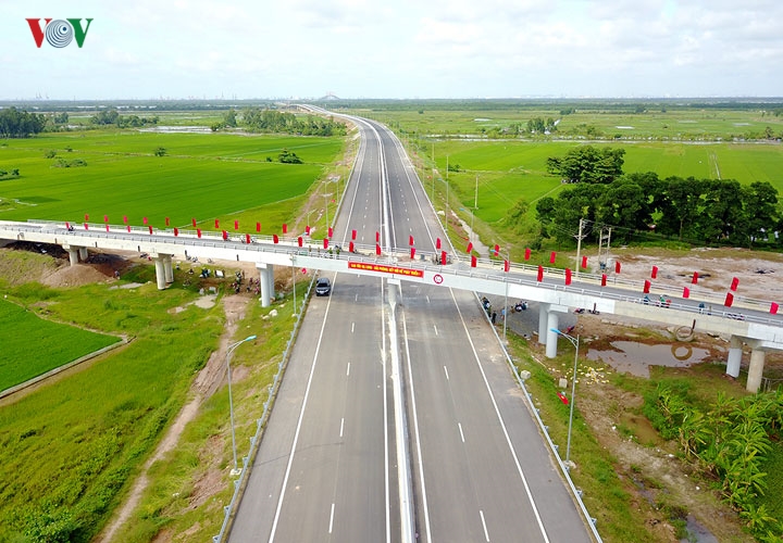 Đây là dự án đường giao thông có tổng vốn đầu tư lớn nhất của Quảng Ninh với hơn 13,6 nghìn tỷ đồng, mở đầu cho chuỗi dự án giao thông mới được đầu tư theo hình thức hợp tác công - tư PPP trong cả nước.