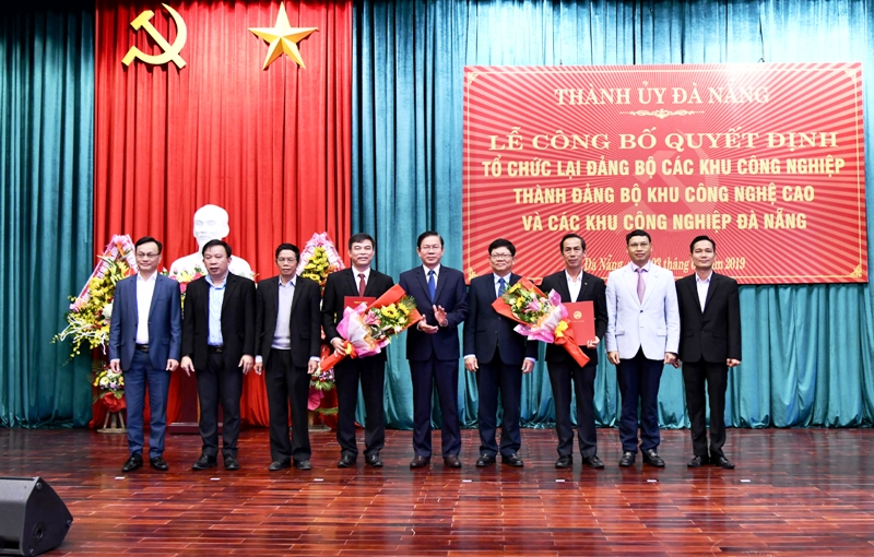 Công bố quyết định tổ chức Đảng bộ Khu công nghệ cao và các khu công nghiệp Đà Nẵng