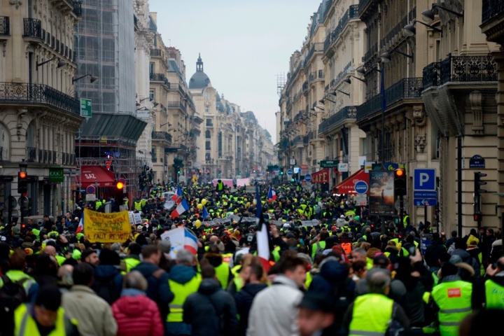 Phong trào biểu tình Áo vàng ở Pháp diễn biến phức tạp