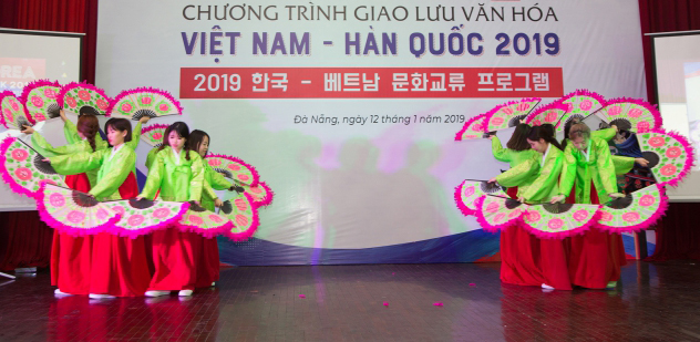 Giao lưu văn hóa sinh viên Đà Nẵng và Hàn Quốc