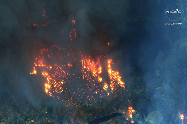 Cháy rừng dữ dội tại Paradise, California (Mỹ) trong một bức ảnh chụp ngày 9/11. Hàng loạt vụ cháy rừng đã xảy ra tại California và các bang lân cận trong năm 2018, gây thiệt hại lên tới hàng tỷ USD.