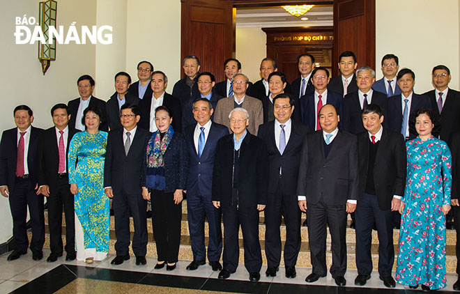 Some Politburo members and Da Nang leaders