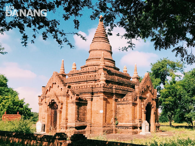 Một Bagan cổ kính với những tháp chùa tinh xảo.