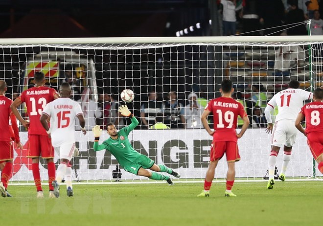 UAE thoát thua nhờ quả penalty gây tranh cãi. (Ảnh: THX/TTXVN)