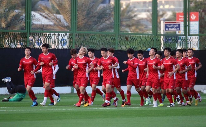 Vietnamese players in a training session in Abu Dhabi on January 6 (Photo: VNA)