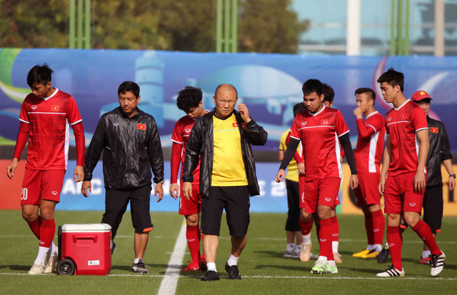 HLV Park Hang Seo và các học trò tập trung trước cuộc đấu với Iran