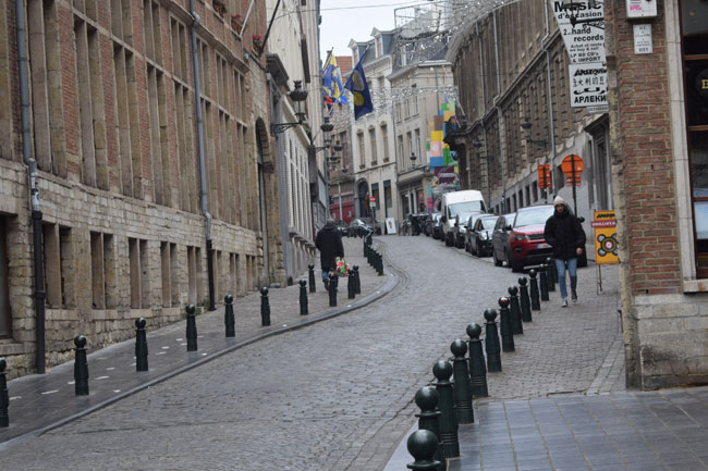 Đường phố thủ đô Brussels (Bỉ) được lót đá xanh có tuổi đời vài trăm năm.