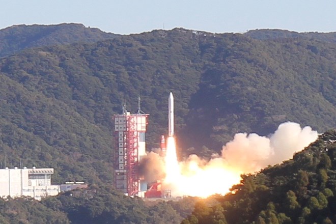 Tên lửa Epsilon số 4 đem theo vệ tinh do người Việt làm chủ vào quỹ đạo. (Ảnh: P.A.T)
