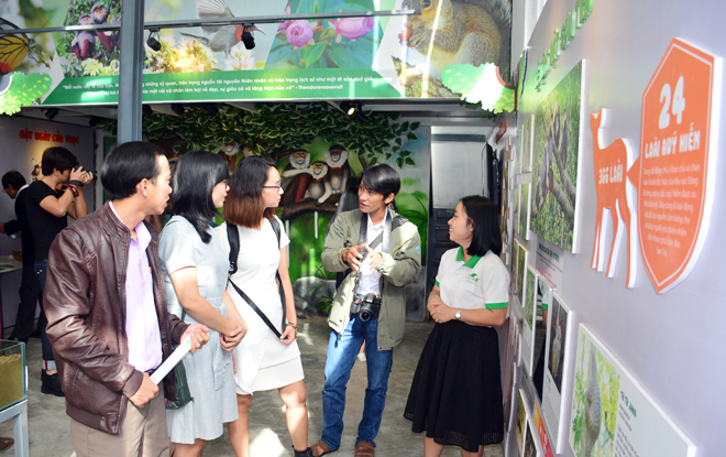 Khánh đến tham quan, học tập tại Trung tâm Giáo dục trải nghiệm thiên nhiên Sơn Trà.