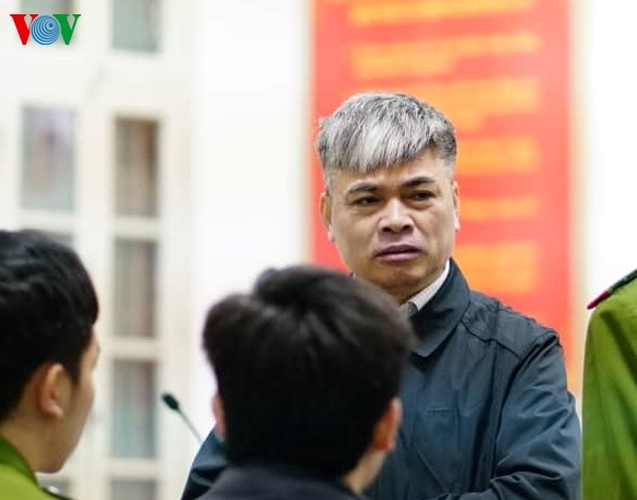 Khi được tòa xét hỏi, cựu TGĐ OceanBank Nguyễn Xuân Sơn cũng khai nhận: Nguồn tiền chi ngoài hợp đồng cho 4 bị cáo do Hà Văn Thắm trực tiếp chỉ đạo chi để khuyến khích khách hàng gửi tiền.