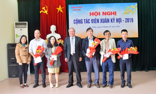 Khen thưởng các cộng tác viên xuất sắc năm 2018