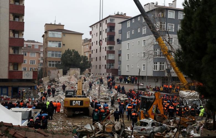 Chung cư mini đổ sập ở thủ đô Thổ Nhĩ Kỳ, nhiều người thương vong