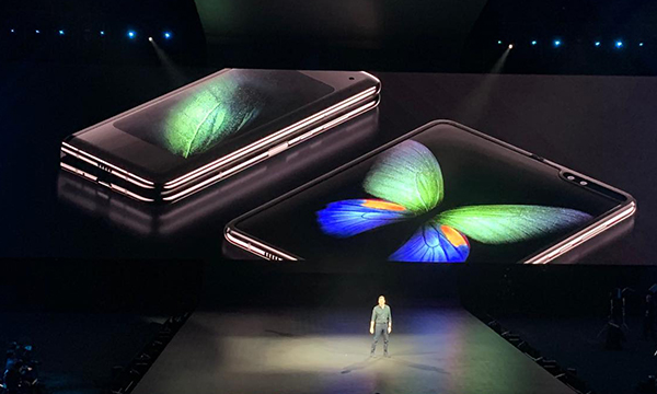 Samsung ra điện thoại gập và bốn phiên bản Galaxy S10
