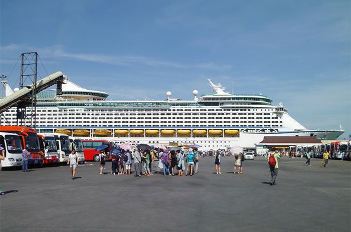 Gần 1.200 khách tàu biển châu Âu thăm Đà Nẵng