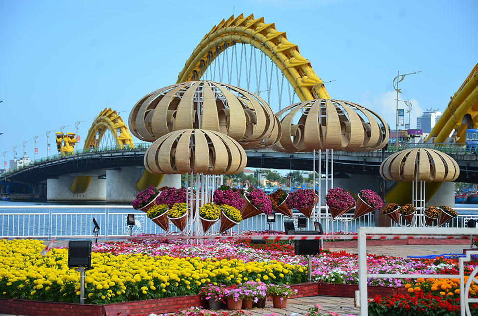 Floral displays installed at the western end of the Rong (Dragon) Bridge  