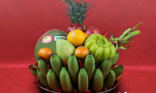 A “Mam Ngu Qua” or five-fruit tray (Source: vnexpress.net)