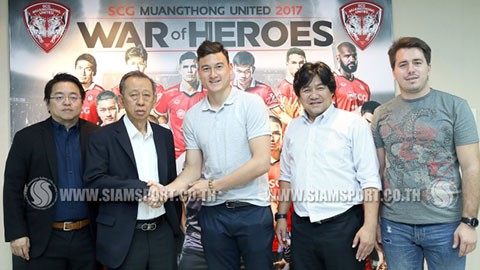Thủ môn số 1 tuyển Việt Nam đã có cuộc gặp gỡ với ban lãnh đạo Muangthong United