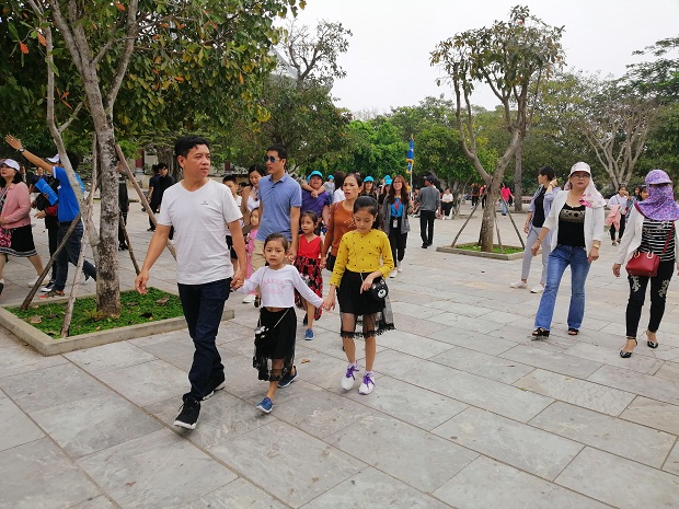 Domestic tourists at the Linh Ung Pagoda on the Son Tra Peninsula