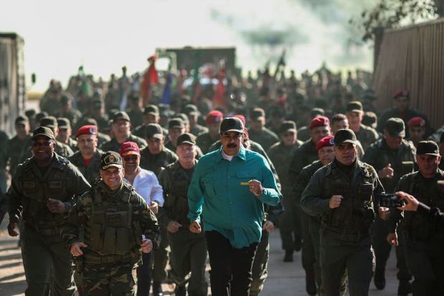 Quân đội Venezuela vẫn thề trung thành với Tổng thống Nicolas Maduro. (Ảnh minh họa: Reuters)
