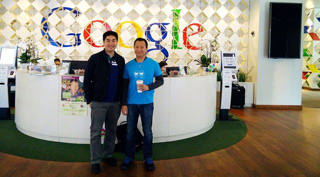 Nguyễn Thành Nhân (bên trái) tại Google.