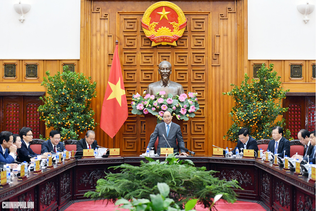 Thủ tướng Nguyễn Xuân Phúc phát biểu tại cuộc họp. 			          Ảnh: VGP