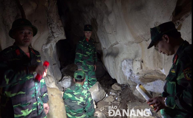 Đội tìm kiếm quy tập hài cốt liệt sĩ - Bộ Chỉ huy Quân sự tỉnh Hà Giang, trong hang tìm được hài cốt, địa phận Thanh Thủy - Hà Giang.