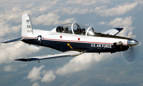   Máy bay huấn luyện sơ cấp T-6 của không quân Mỹ. Ảnh: USAF.