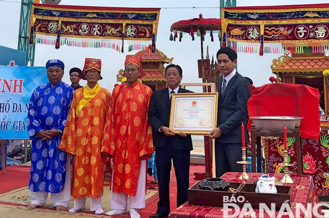 Dịp này, Đà Nẵng đón nhận quyết định của Bộ Văn hoá - Thể thao và Du lịch công nhận Lễ hội cầu ngư là di sản văn hoá phi vật thể quốc gia.