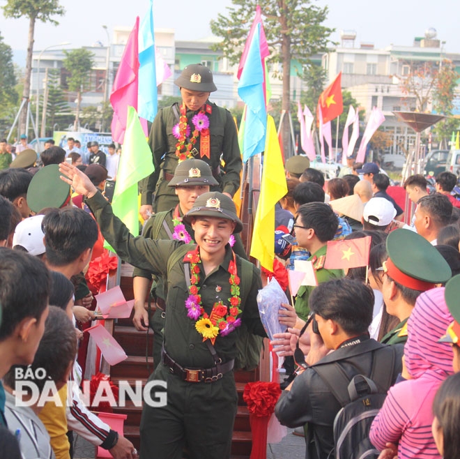 Young people in Lien Chieu District are eager to join the military service.