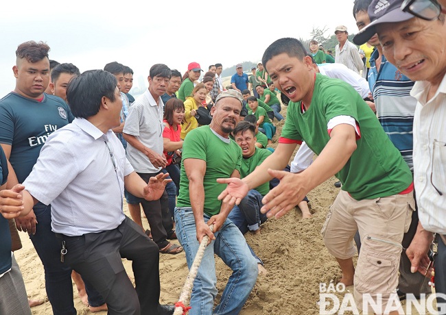 The bustling ambience seen at the tug-of-war competition