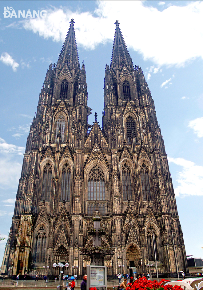  The Notre Dame Cathedral in Germany