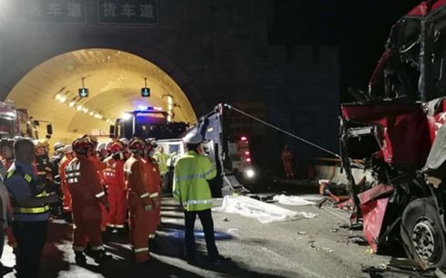 Xe buýt lao xuống hầm mỏ ở Trung Quốc, 20 công nhân thiệt mạng và 30 người khác bị thương được xác định là do chiếc xe mất phanh.