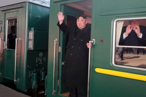 Chủ tịch Triều Tiên Kim Jong Un rời Bình Nhưỡng bằng tàu để tới Hà Nội, Việt Nam tham dự Thượng đỉnh Mỹ - Triều lần 2 ngày 23-2. Ảnh: AP
