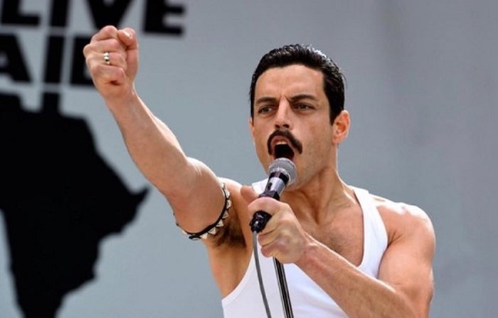Rami Malek trong vai Freddie Mercury trong phim Bohemian Rhapsody. 