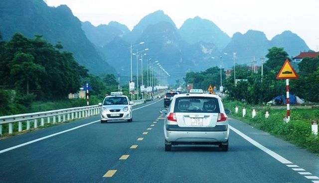 Thực hiện cấm đường trên tuyến quốc lộ 1 từ thị trấn Đồng Đăng (Lạng Sơn) - Hà Nội.