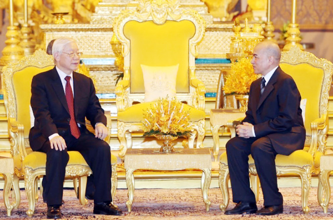 Tổng Bí thư, Chủ tịch nước Nguyễn Phú Trọng hội đàm với Quốc vương Campuchia Norodom Sihamoni.  			             Ảnh: TTXVN
