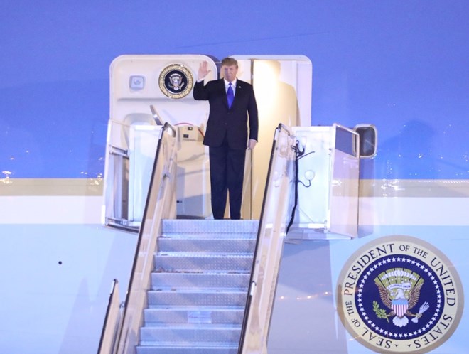 US President Donald Trump at Noi Bai International Airport, Ha Noi (Photo: VNA)