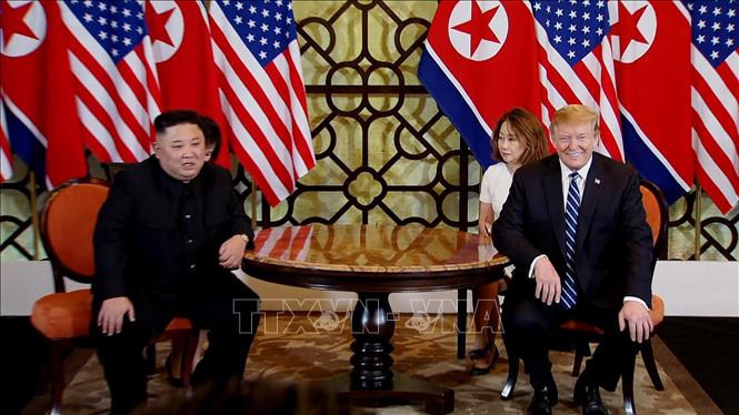 Tổng thống Mỹ Donald Trump và Chủ tịch Triều Tiên Kim Jong-un tại khách sạn Sofitel Legend Metropole ở Hà Nội, sáng 28-2-2019. Ảnh: TTXVN