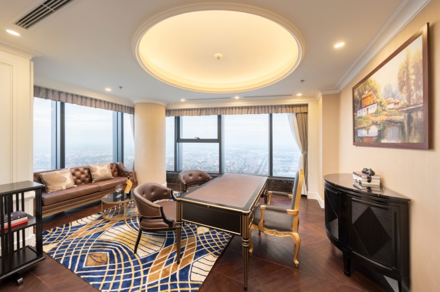 Trong số đó, Phòng Tổng thống Presidential Suite Panoramic là căn phòng có diện tích rộng nhất lên đến 300,7m2 với trải nghiệm ngắm nhìn thành phố từ 3 hướng khác nhau. 