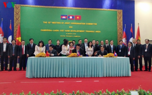 Bộ trưởng ba nước Việt Nam-Lào-Campuchia ký kết hợp tác