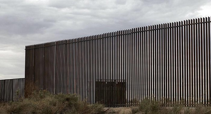 Tổng thống Mỹ yêu cầu thêm 8,6 tỷ USD xây tường biên giới