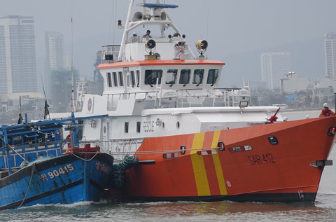 Cứu ngư dân bị đau ruột thừa ở vùng biển Hoàng Sa