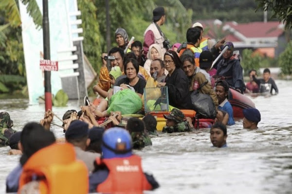 Lũ quét kinh hoàng ở Indonesia, 58 người chết