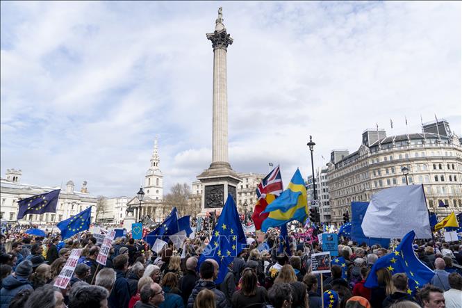 Biểu tình phản đối Brexit rung chuyển  nước Anh