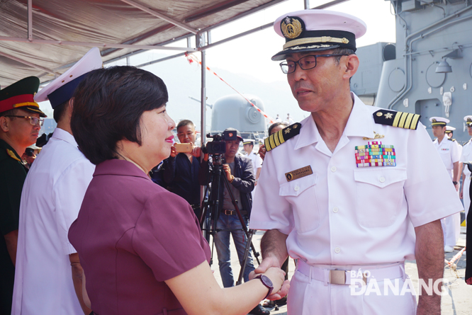 Japanese naval training vessels visit the city