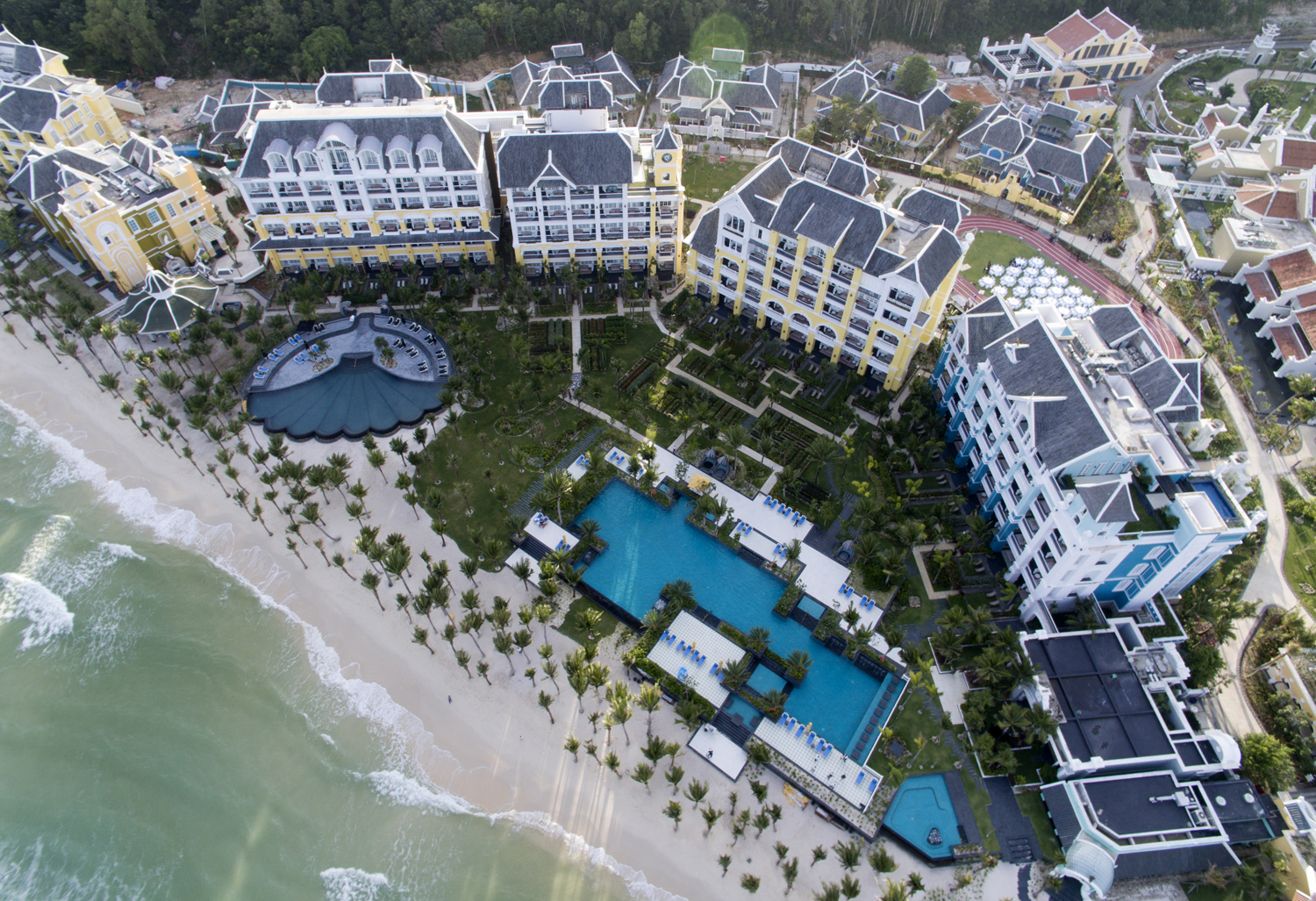 JW Marriott Phu Quoc Emerald Bay – Khu nghỉ dưỡng được tỷ phú Ấn Độ chọn là nơi diễn ra tiệc cưới siêu sang.