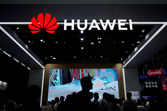 Huawei có mặt tại Hội chợ Điện tử tiêu dùng châu Á 2018 ở Thượng Hải (Trung Quốc).  Ảnh: Reuters