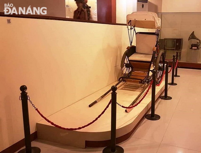 Chiếc xe lôi được phục chế ở Bảo tàng Đà Nẵng. Ảnh: P.T
